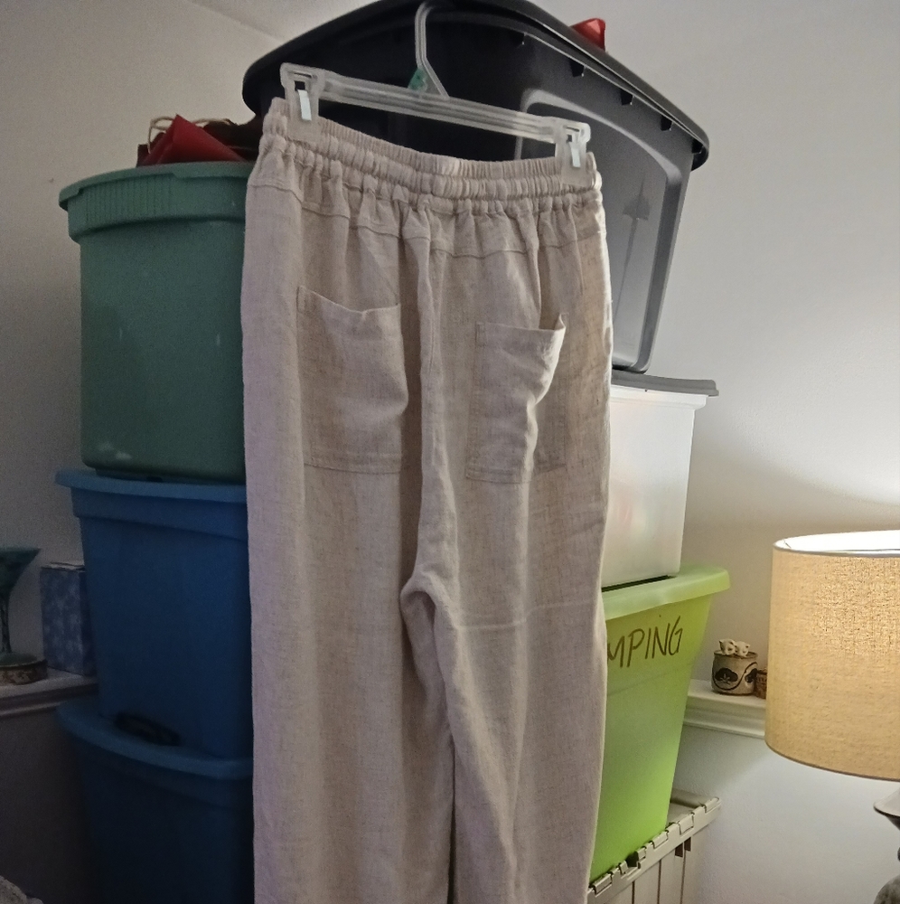 Linen slacks - Picture 2 of 4